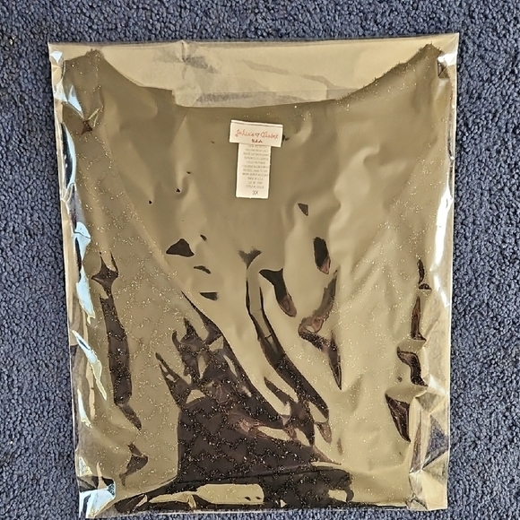 Julie's Closet Elegant Black and Gold Blouse - Picture 12 of 12